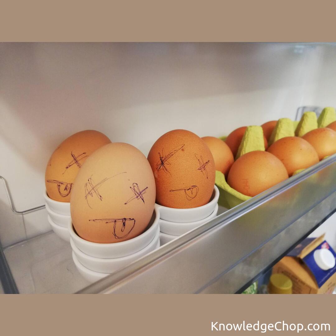 
Fun way to distinguish the hardboiled eggs