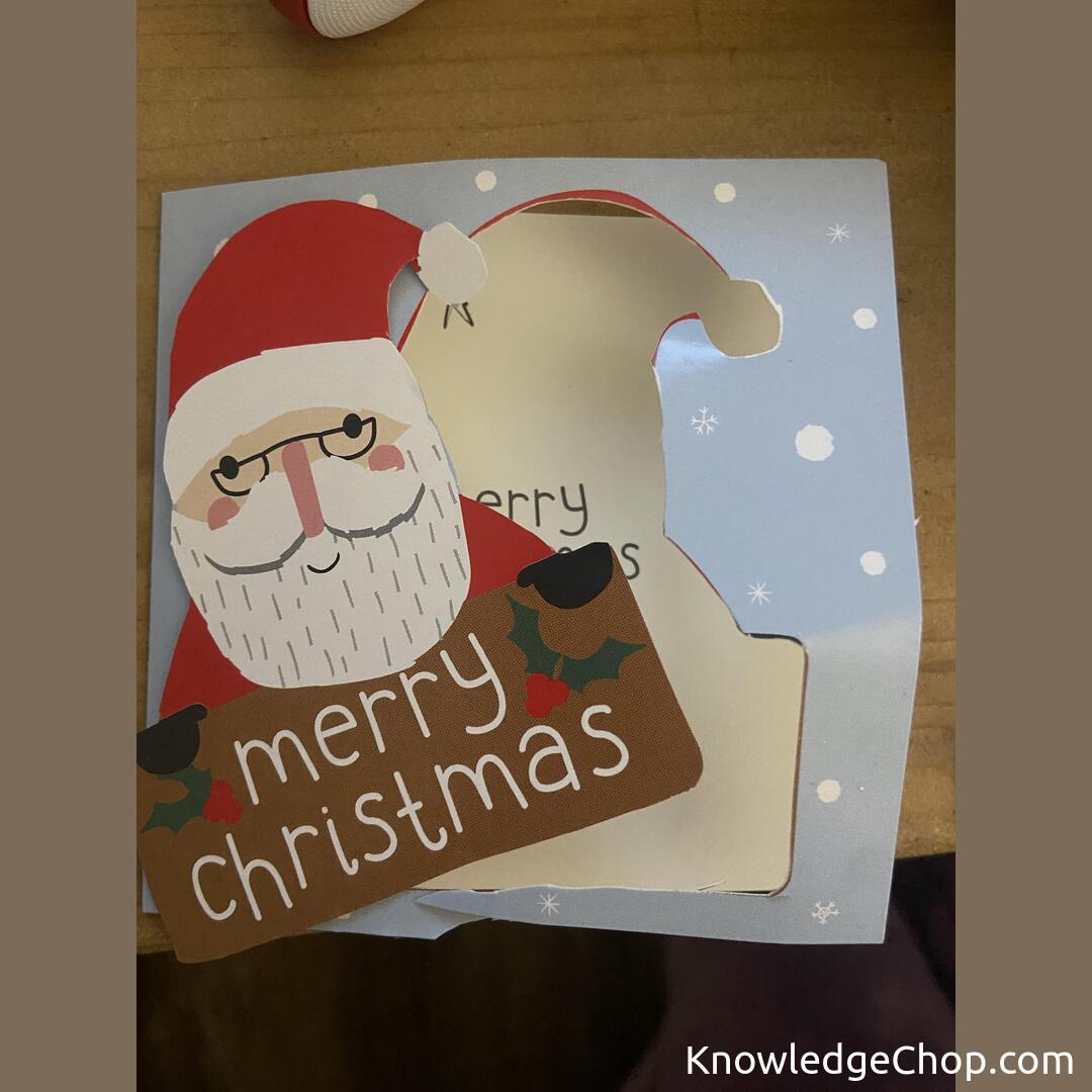 
Save old Christmas cards and cut out the pictures to use them as gift tags!